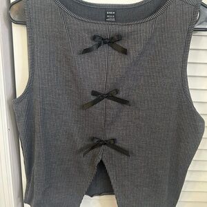SHEIN Black and Gray Ribbed Cropped Tank Top with Bow Details